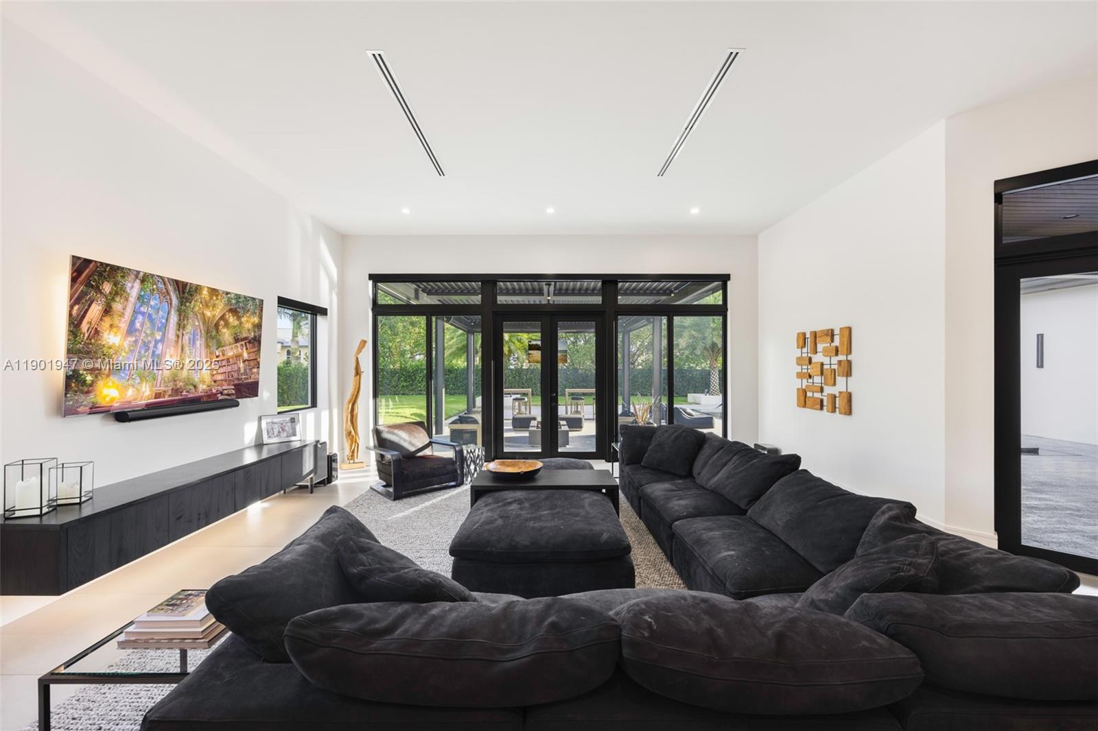 'ZONA WEST' - Residential