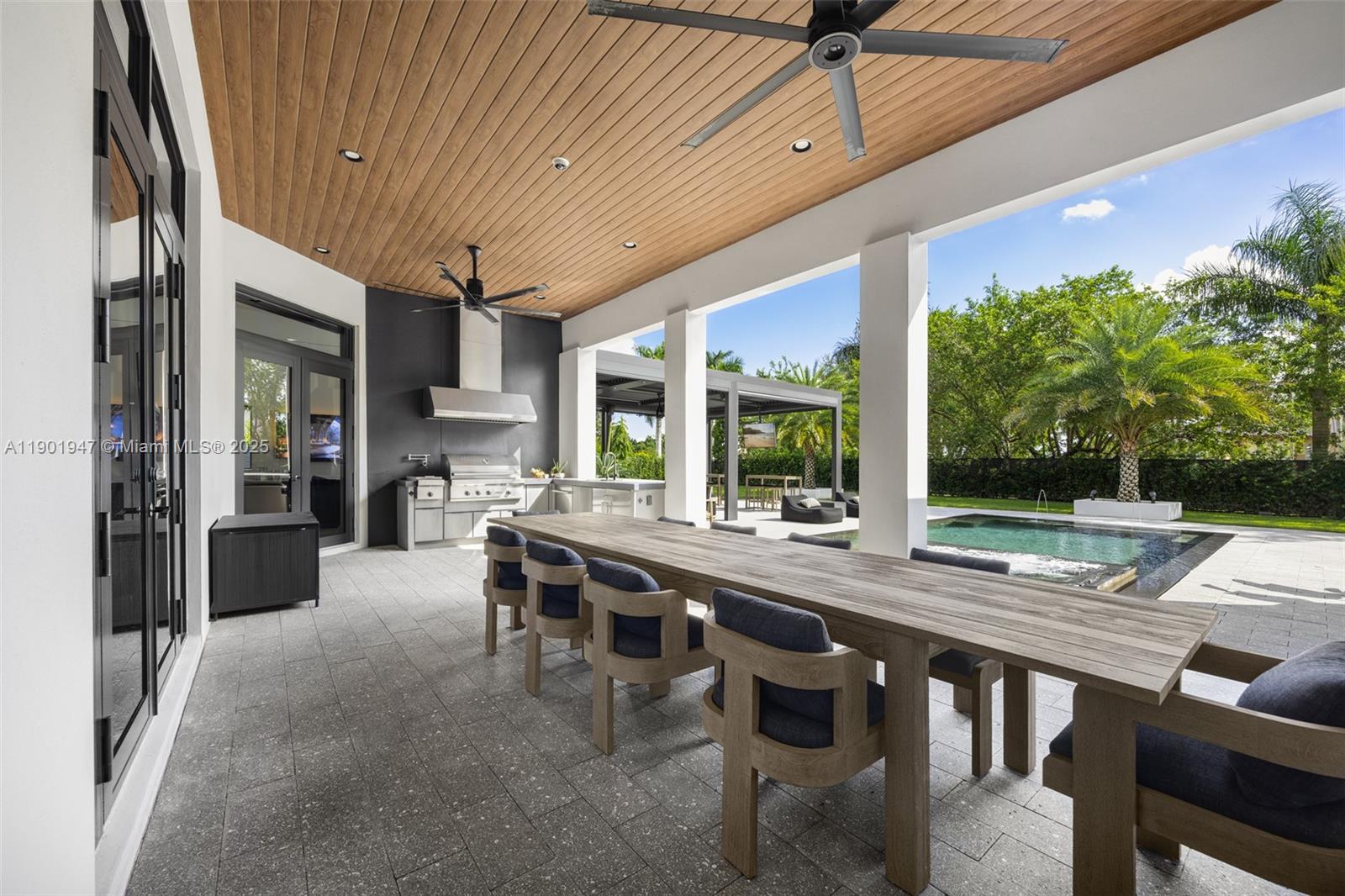 'ZONA WEST' - Residential