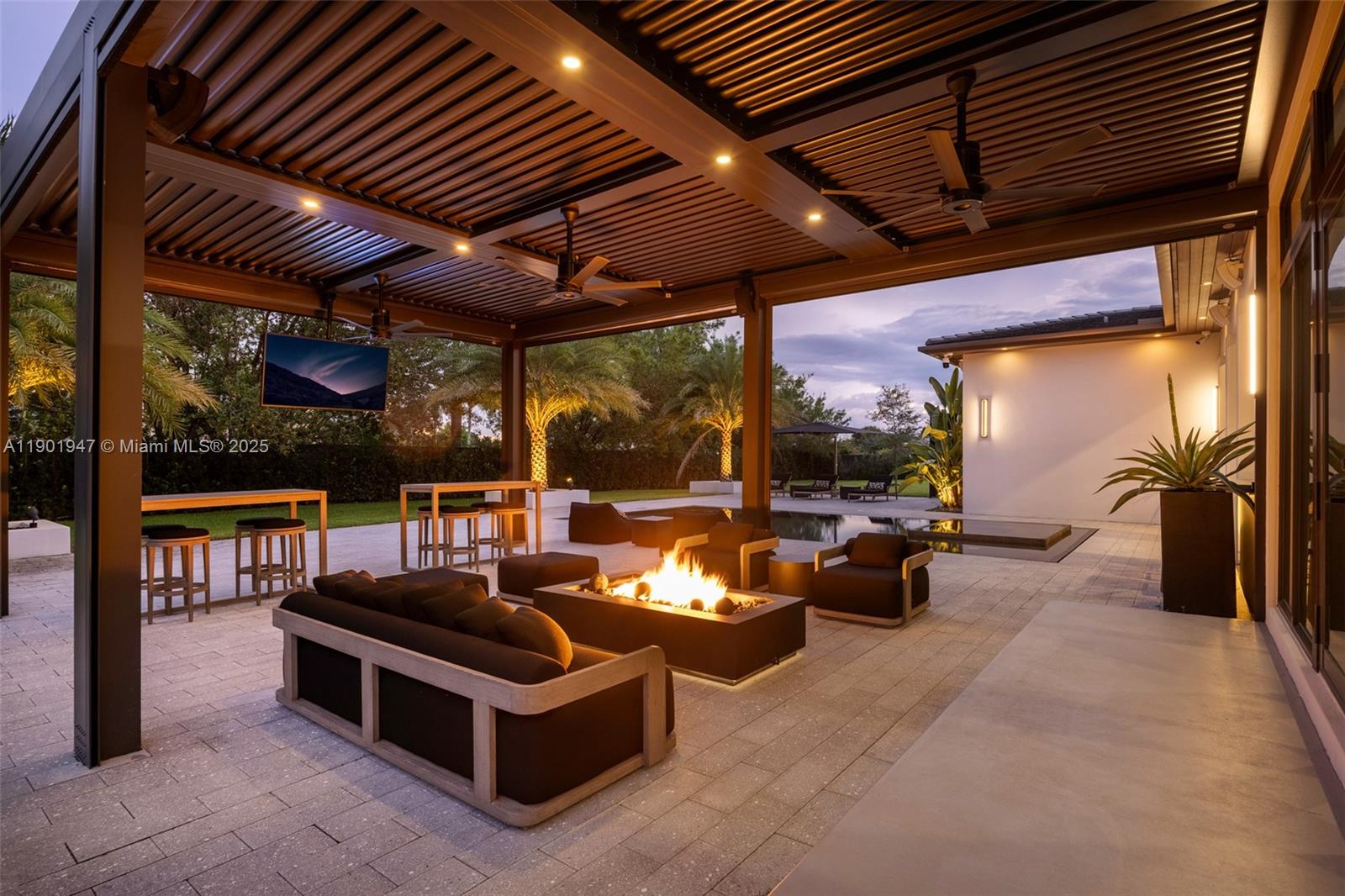 'ZONA WEST' - Residential