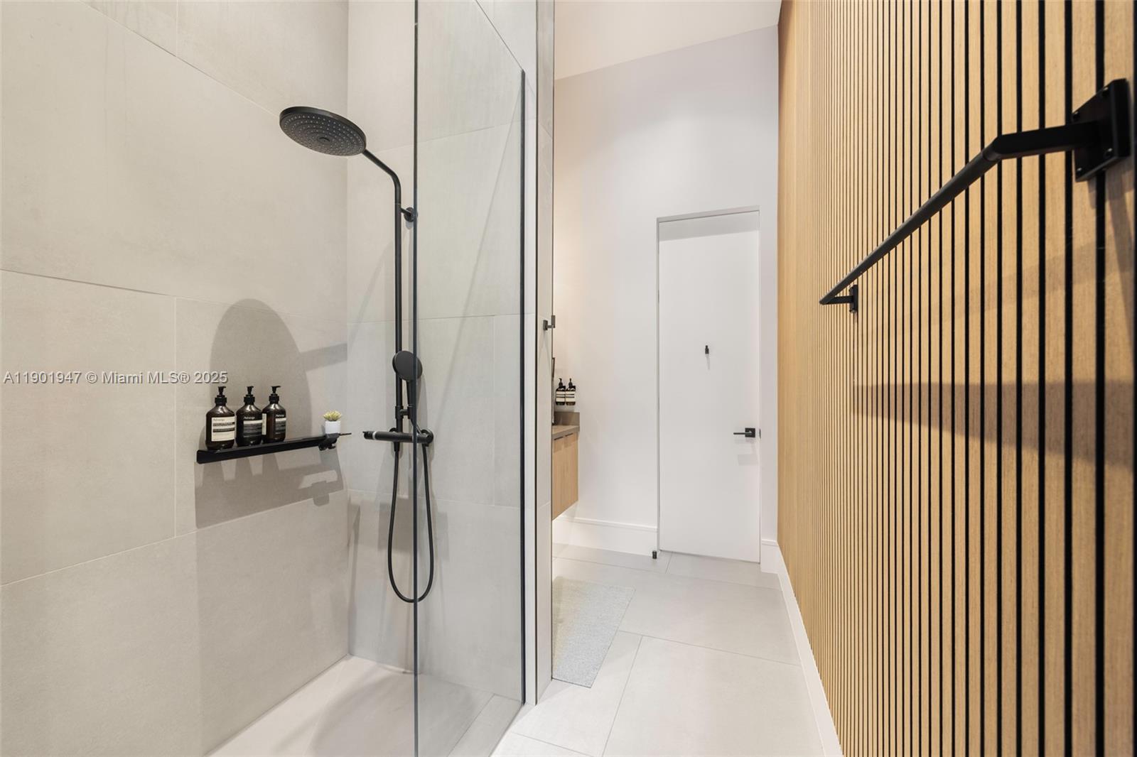 'ZONA WEST' - Residential