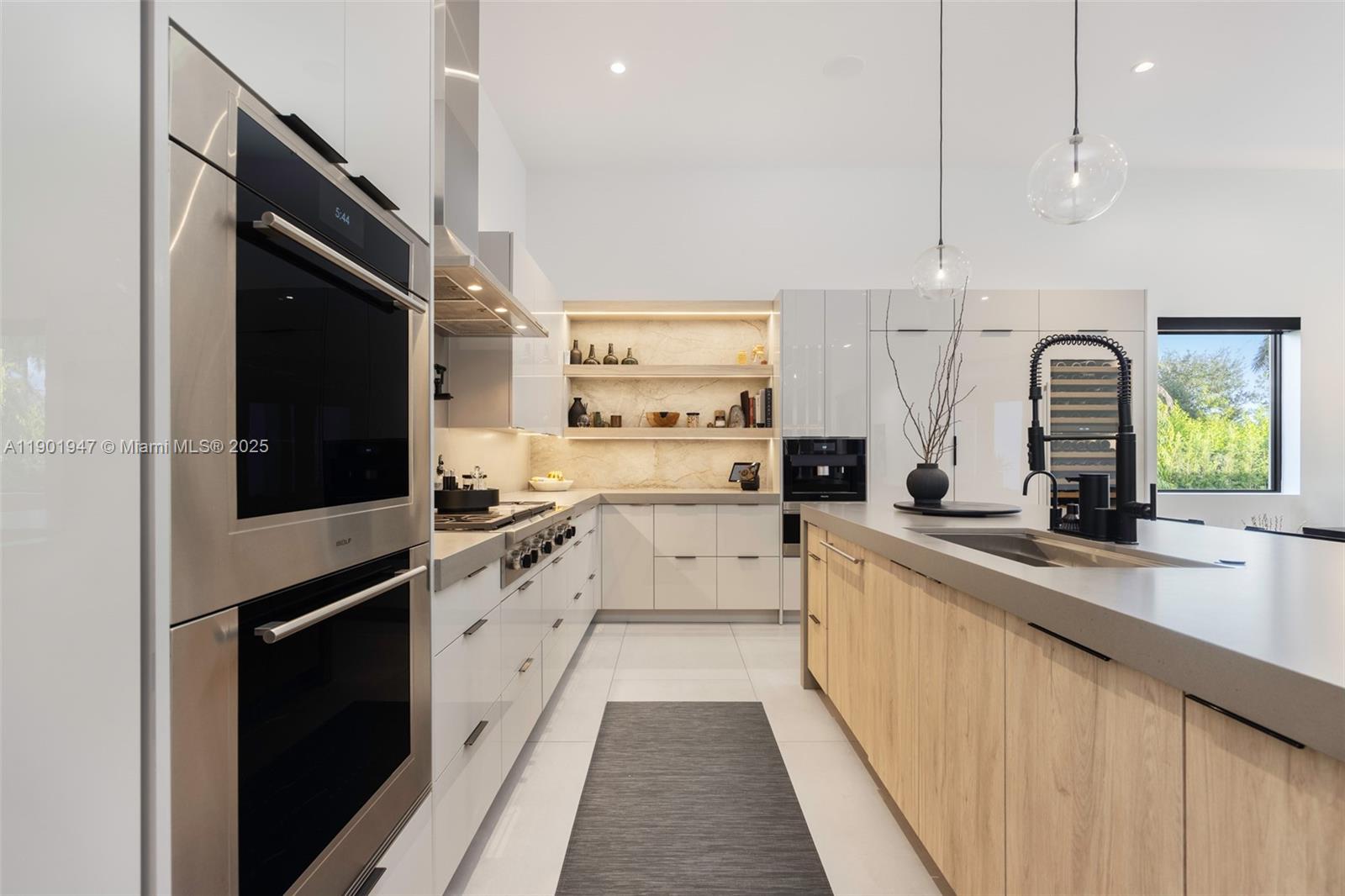 'ZONA WEST' - Residential