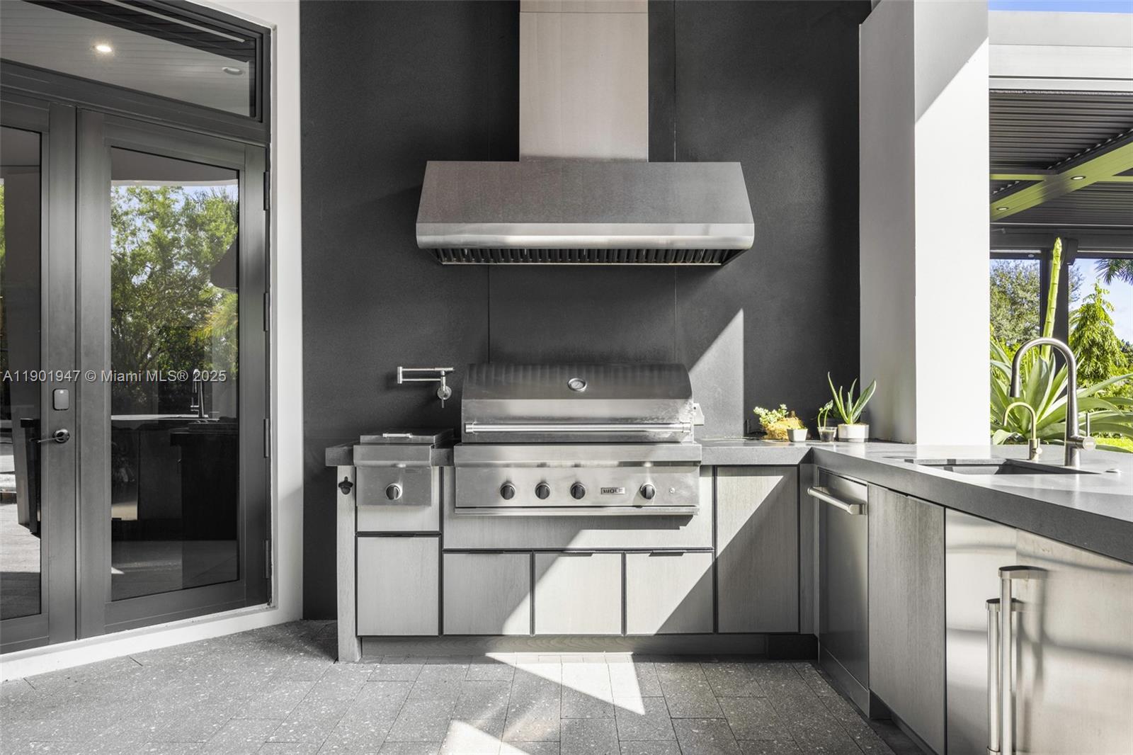 'ZONA WEST' - Residential