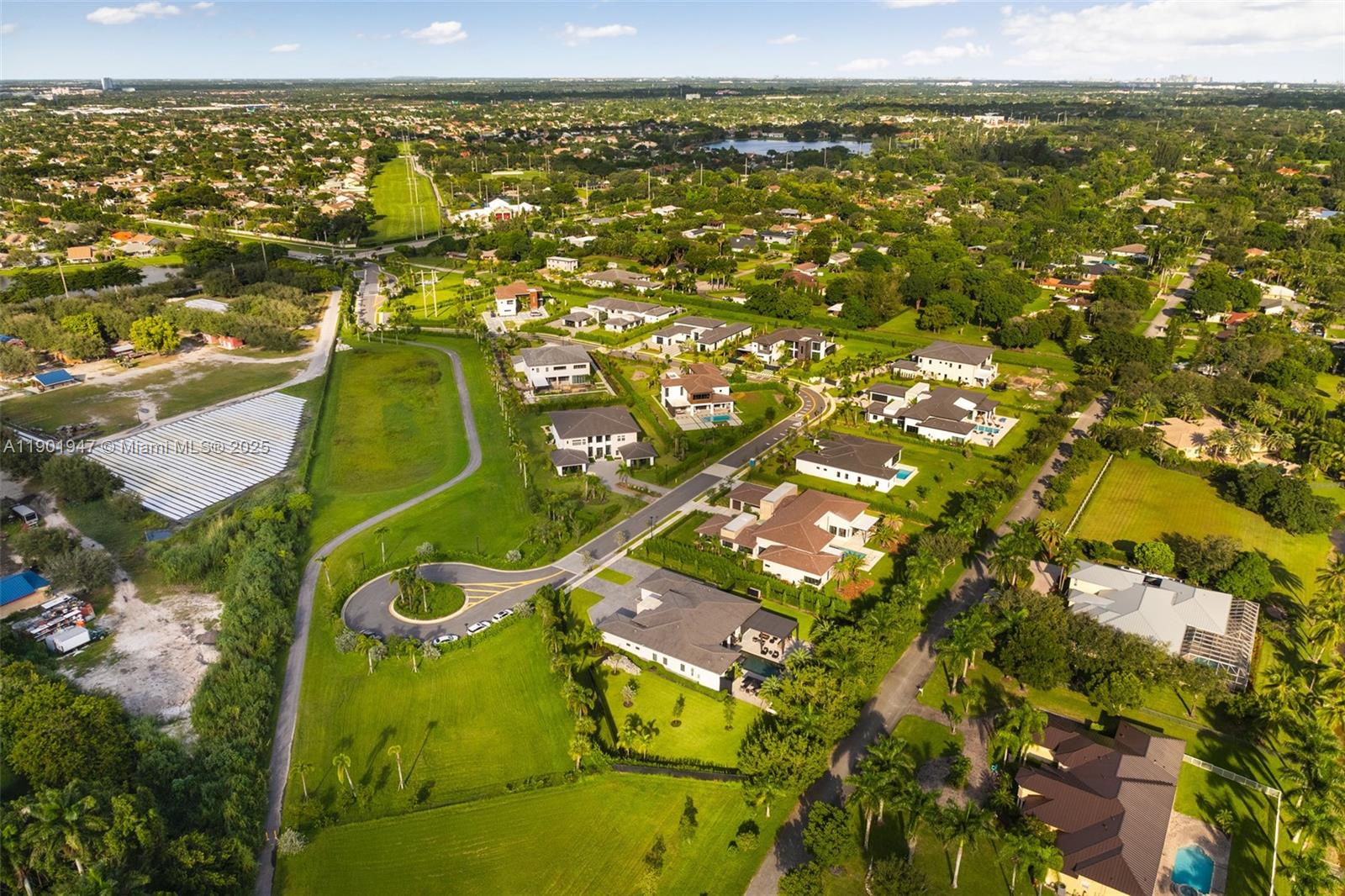 'ZONA WEST' - Residential