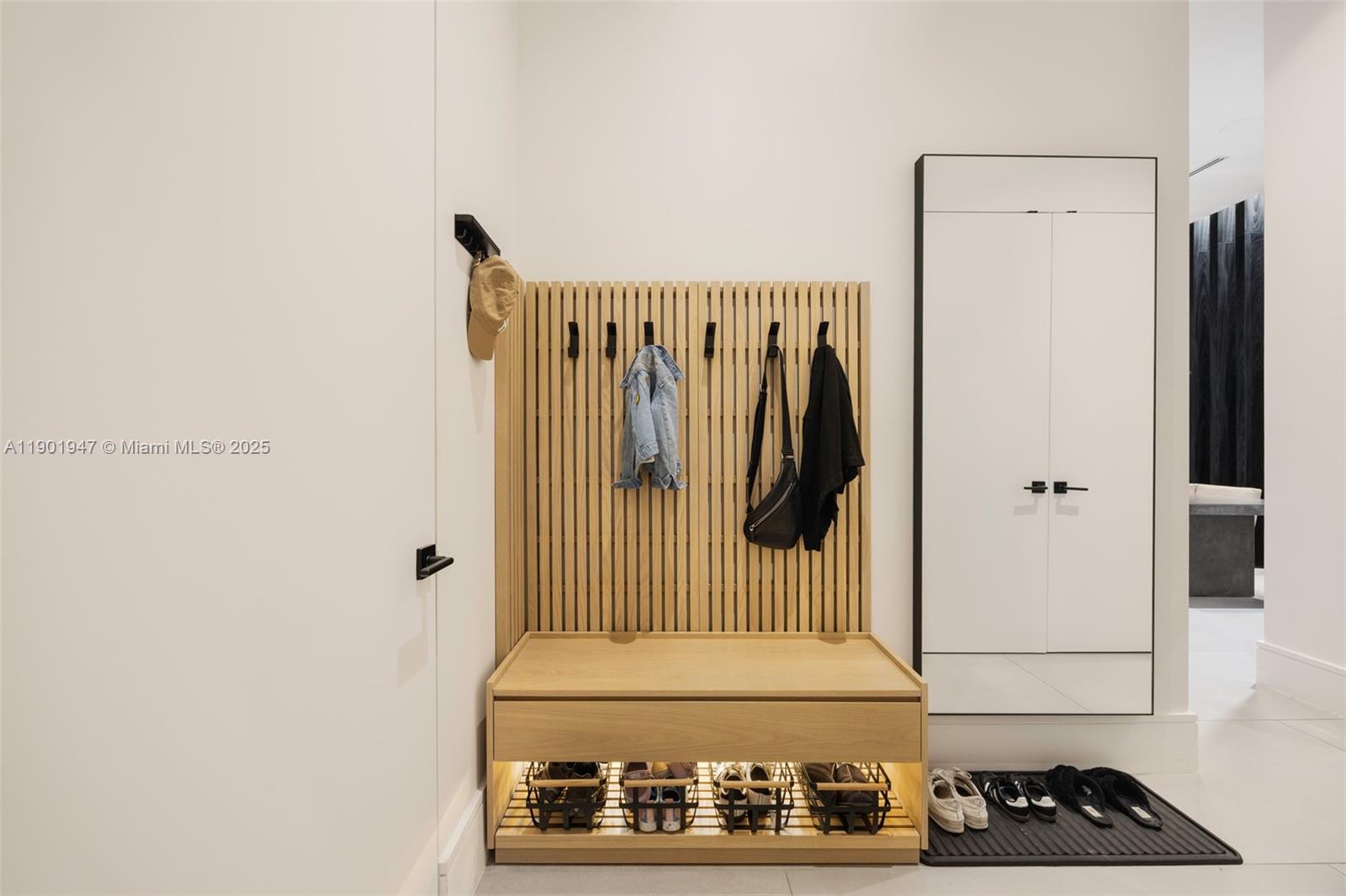 'ZONA WEST' - Residential