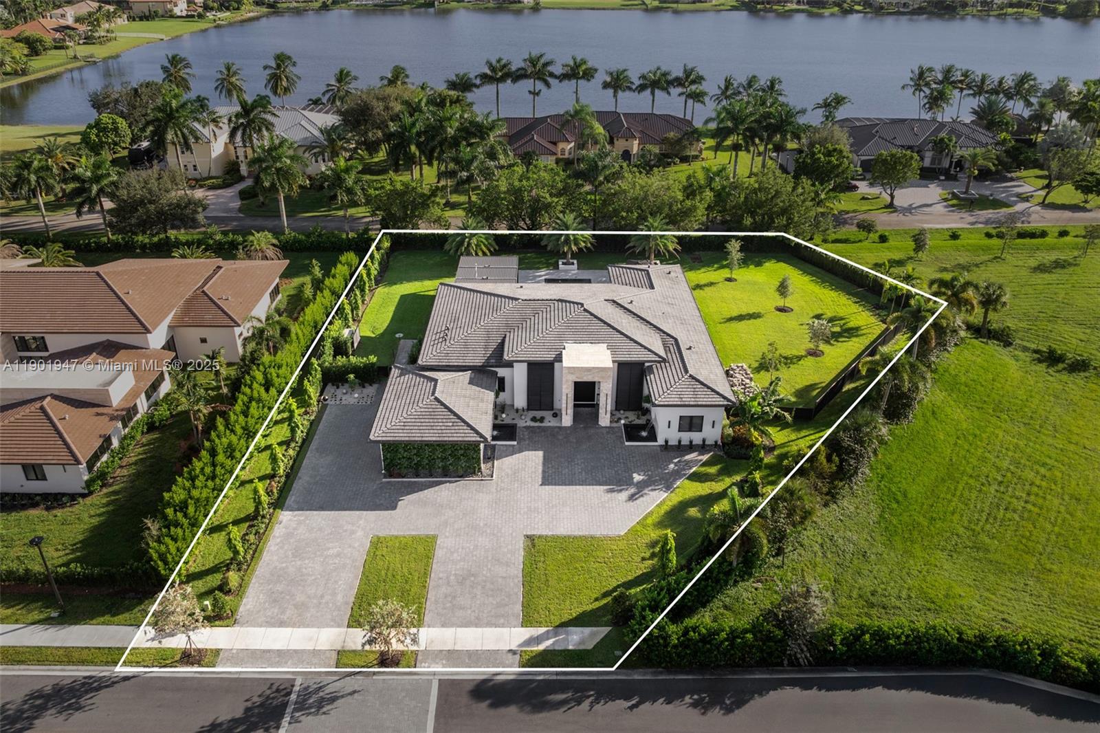 'ZONA WEST' - Residential