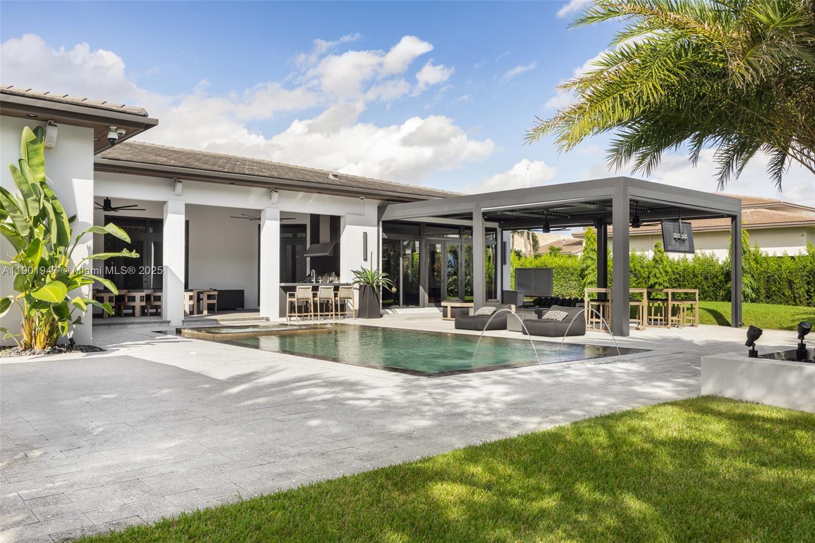 'ZONA WEST' - Residential