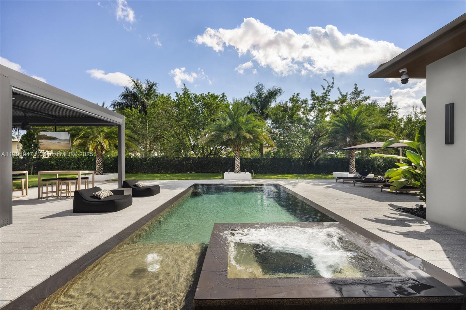 'ZONA WEST' - Residential