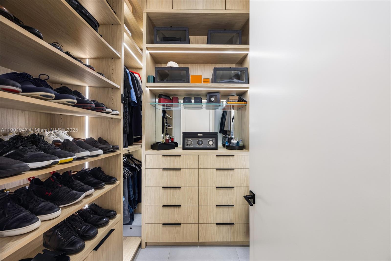 'ZONA WEST' - Residential