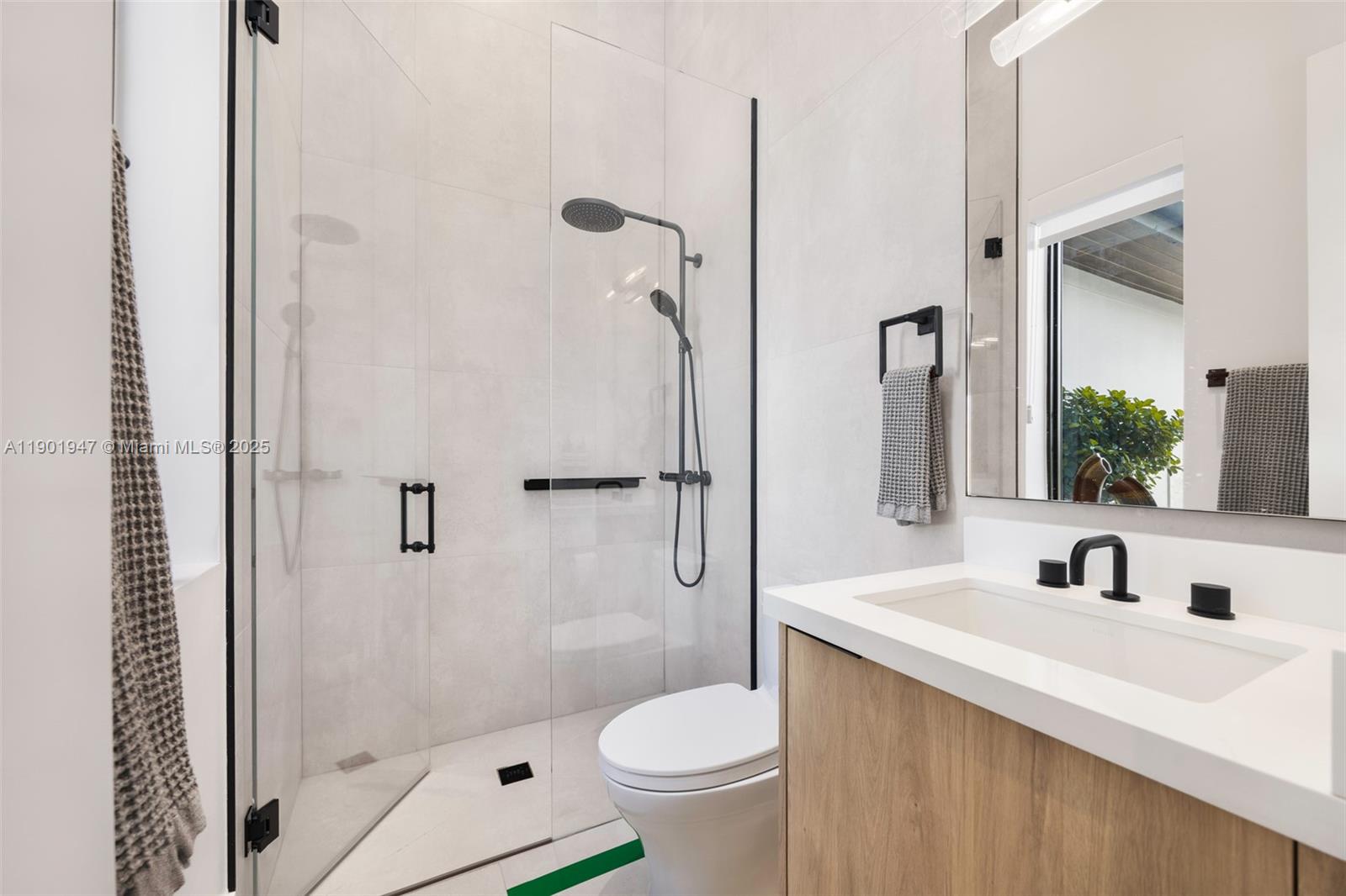 'ZONA WEST' - Residential