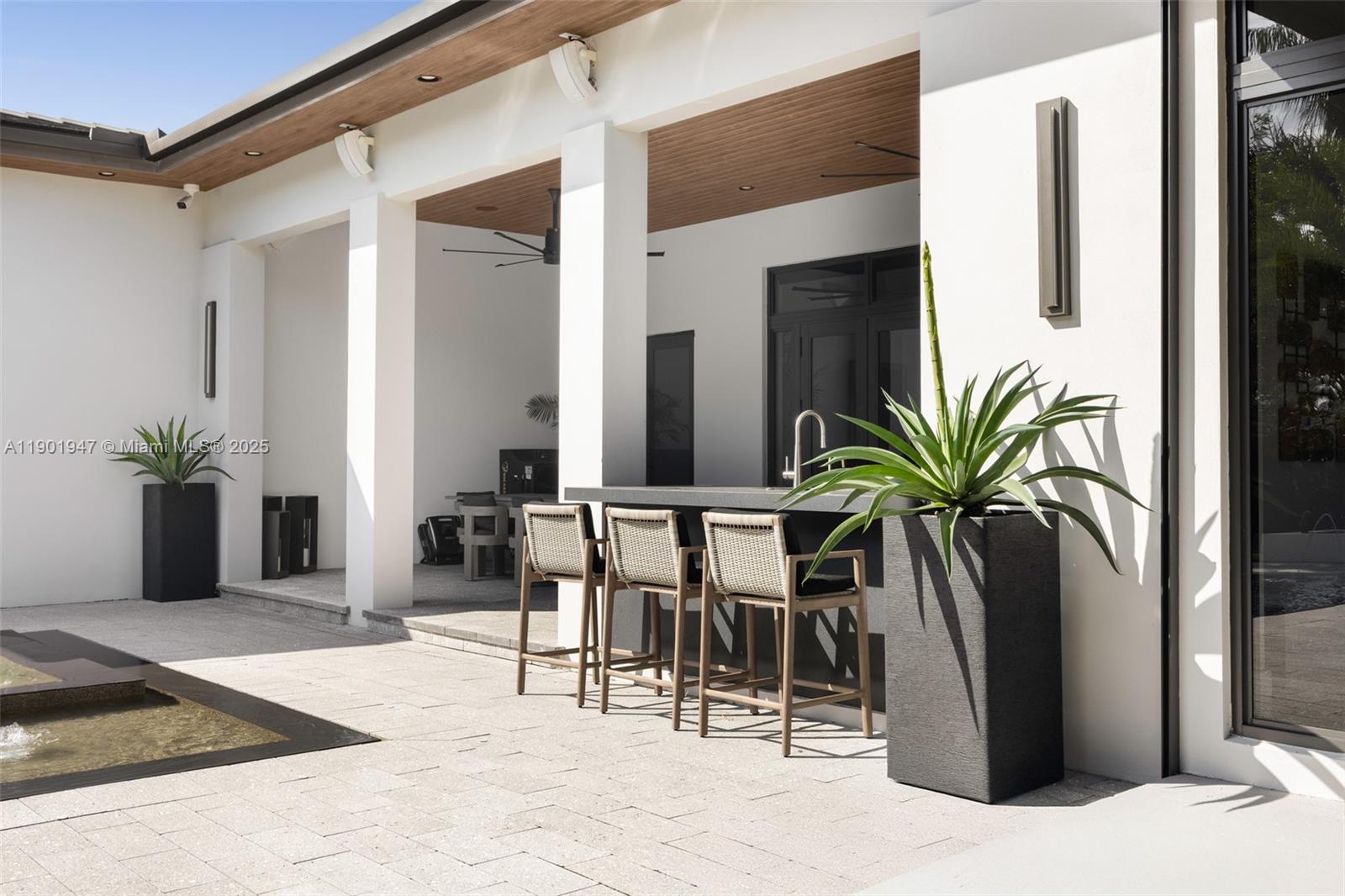 'ZONA WEST' - Residential