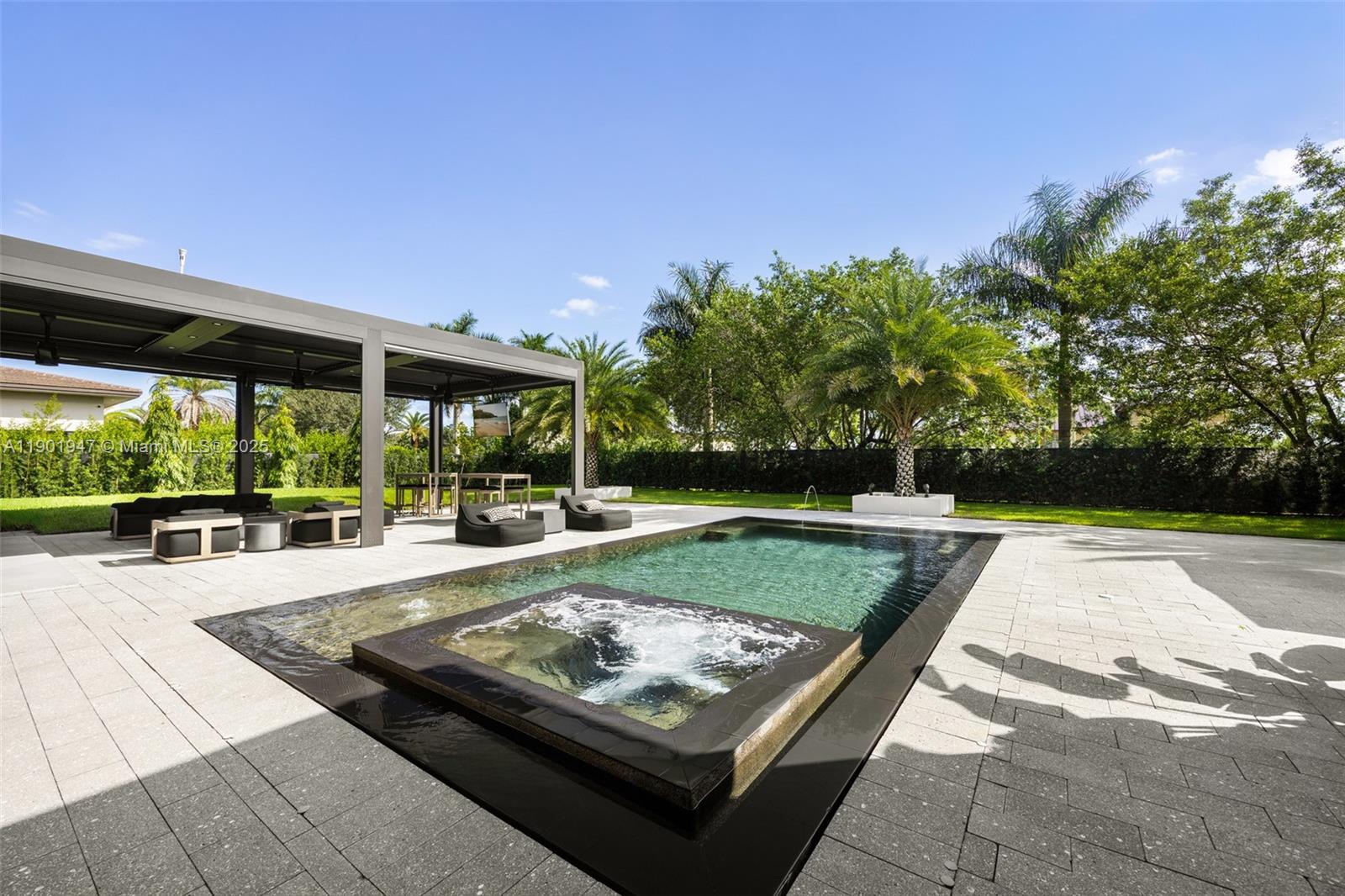 'ZONA WEST' - Residential