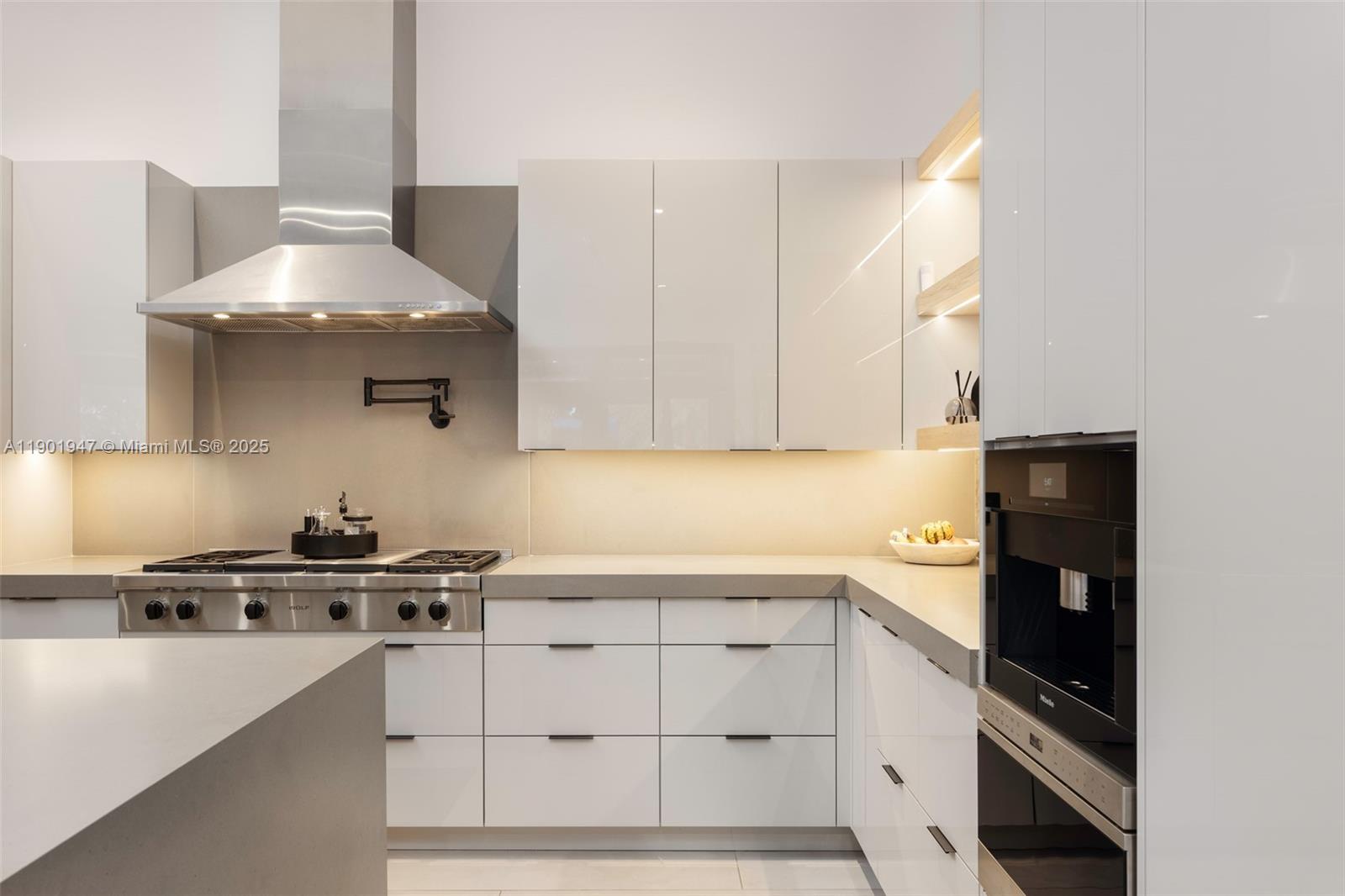 'ZONA WEST' - Residential