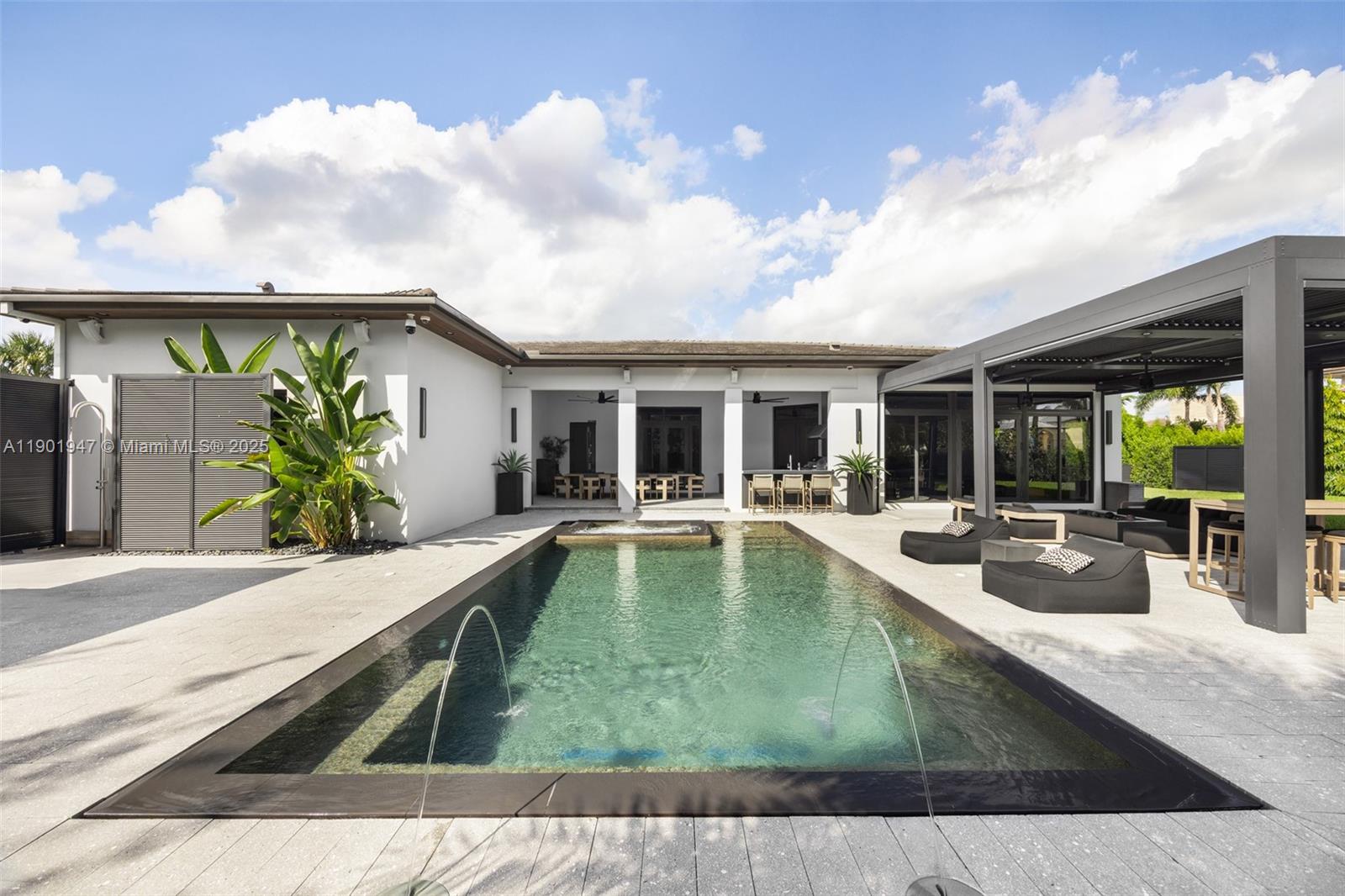 'ZONA WEST' - Residential