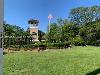 This completely renovated property is in one of the best areas of Pembroke Pines, very close to shopping centers and very good schools
Request 24-hour appointments and text the realtor.