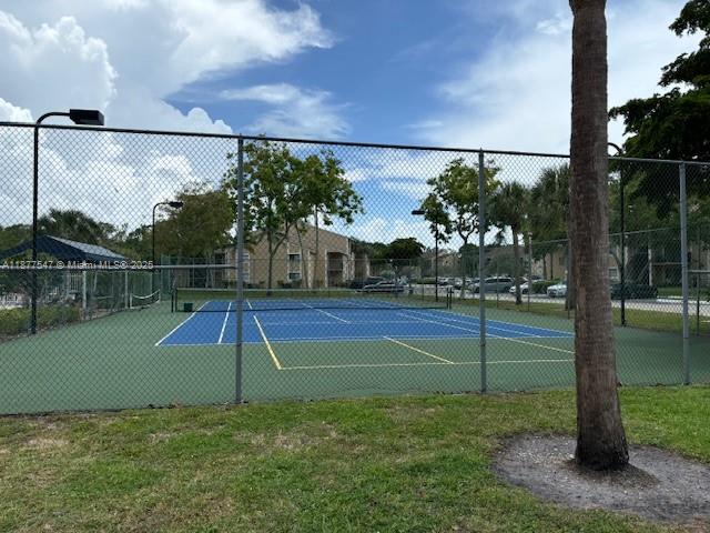 PALMS OF PEMBROKE CONDO - Residential Lease