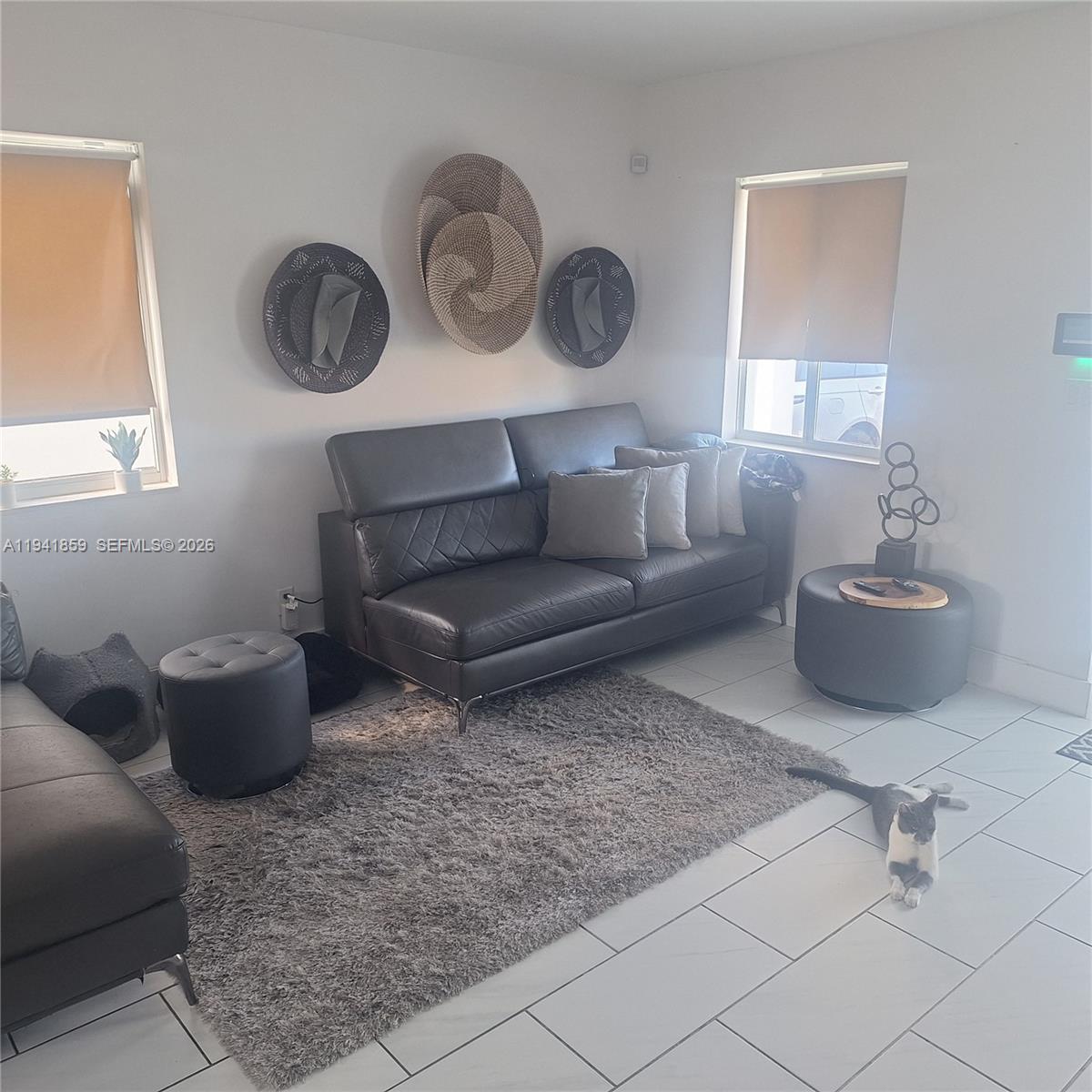 SUNSHINE MANOR NO 2 - Residential