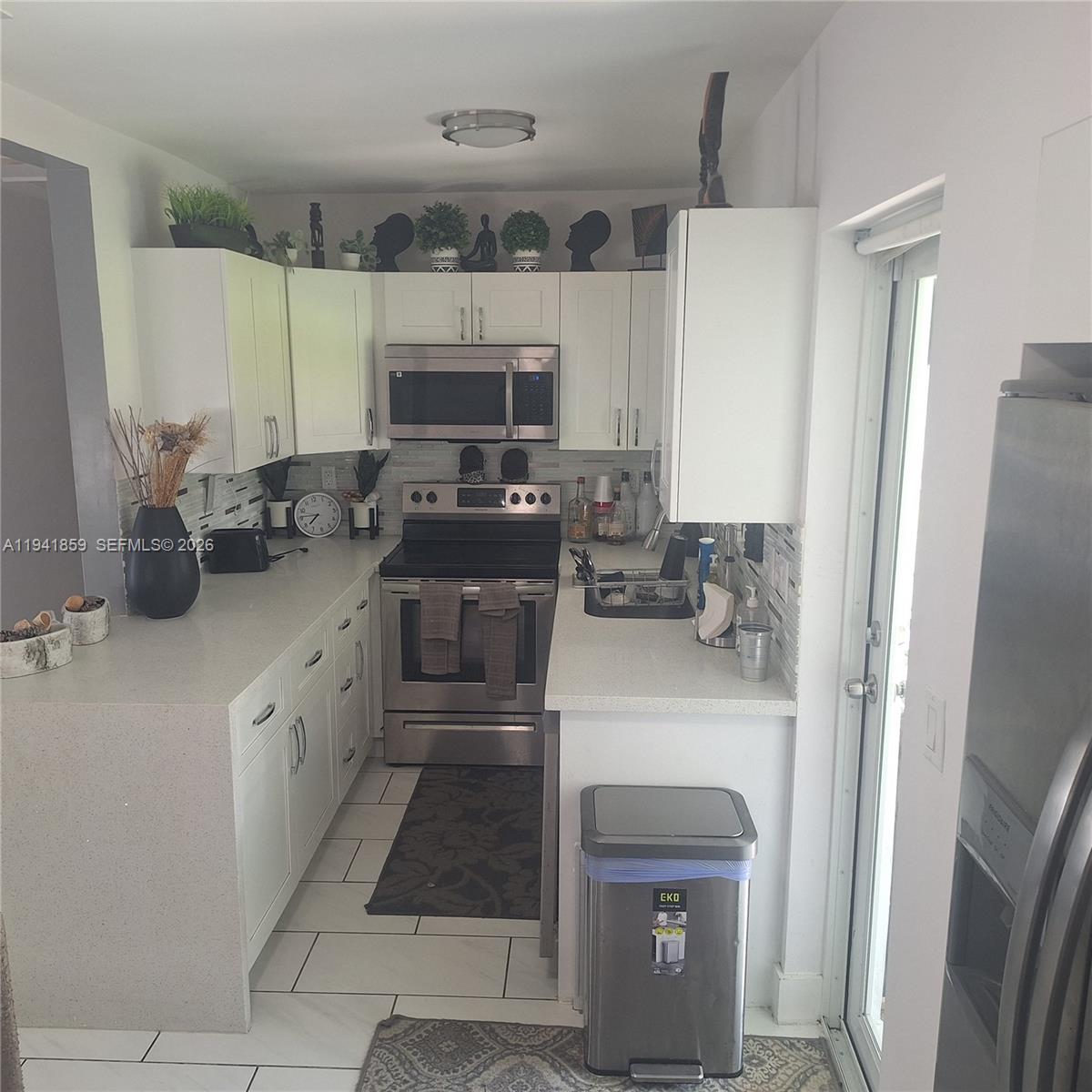 SUNSHINE MANOR NO 2 - Residential