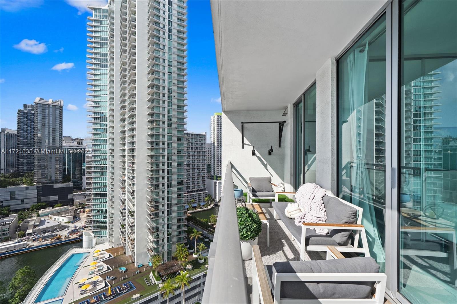 90 SW 3rd St 2603