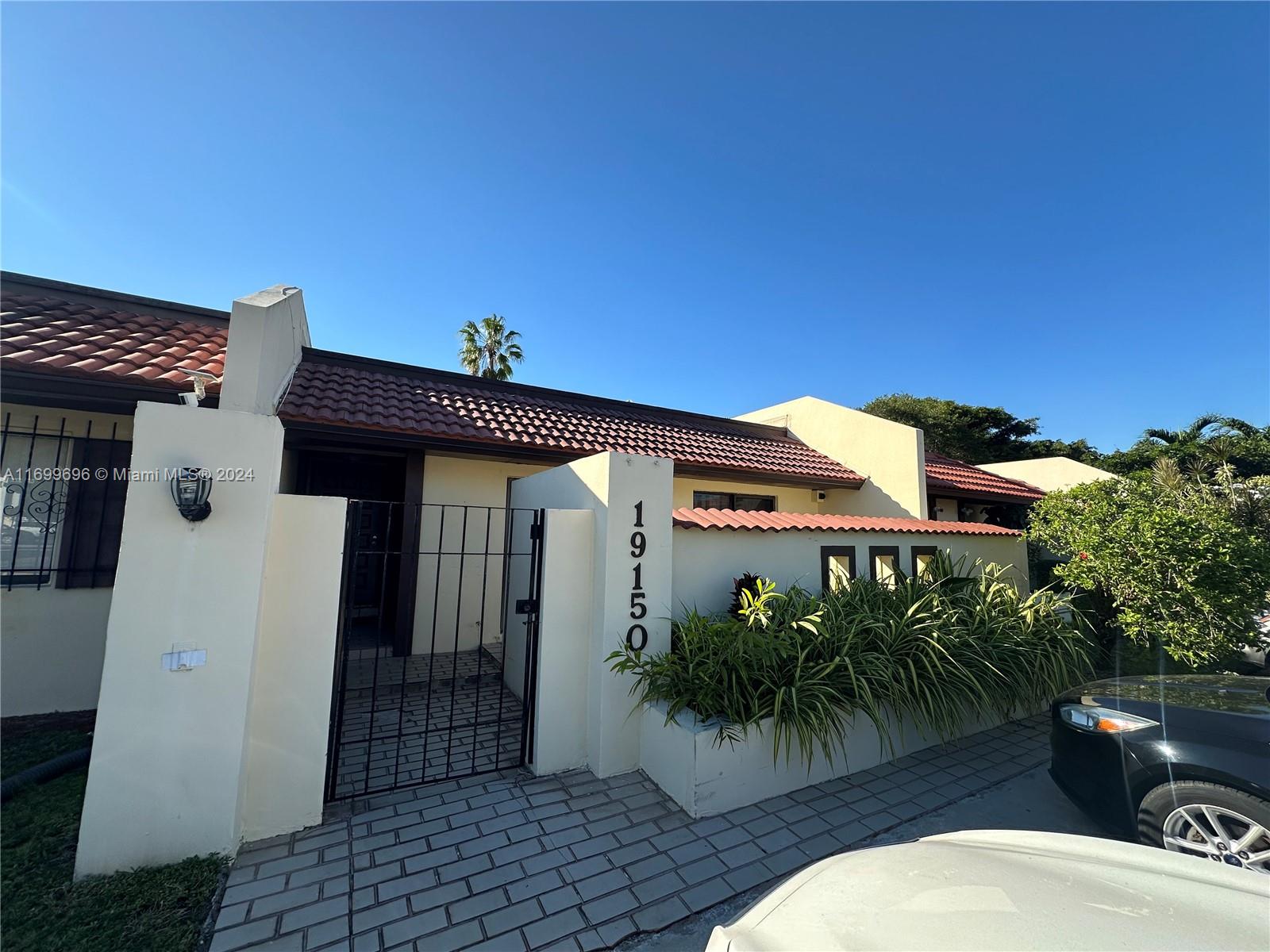 Welcome to this spacious 3-bedroom, 2-bathroom townhouse located in the highly desirable community of Townhomes of Country Lake in Hialeah, FL. This property is in its original condition and offers endless potential for those looking to personalize and make it their own.
Some key features include, spacious Master Bedroom with walk-in closet, tile floors throughout, enclosed Terrace leading to a small, private backyard—perfect for relaxing or entertaining. Roof was replaced in 2020. Low HOA fees! Property qualifies for FHA/VA financing!