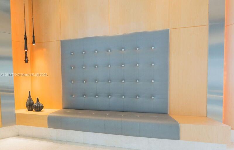 CARBONELL CONDO - Residential