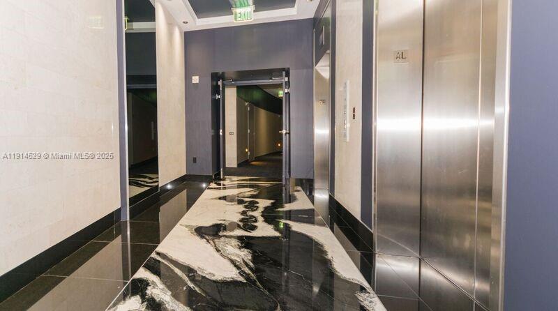 CARBONELL CONDO - Residential