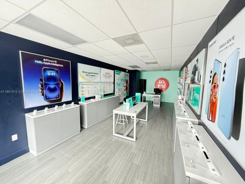 8235 SW 40th St 8253 Miami FL 33155