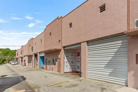 16637 SW 117th Ave 8B Miami FL 33177