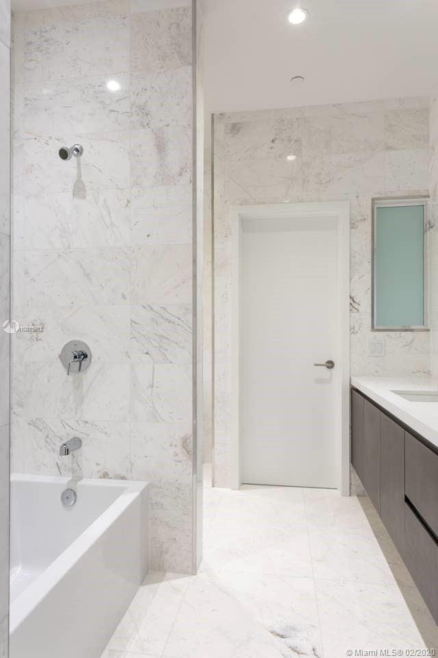 Paramount Miami World - Residential Lease