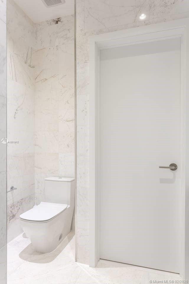 Paramount Miami World - Residential Lease