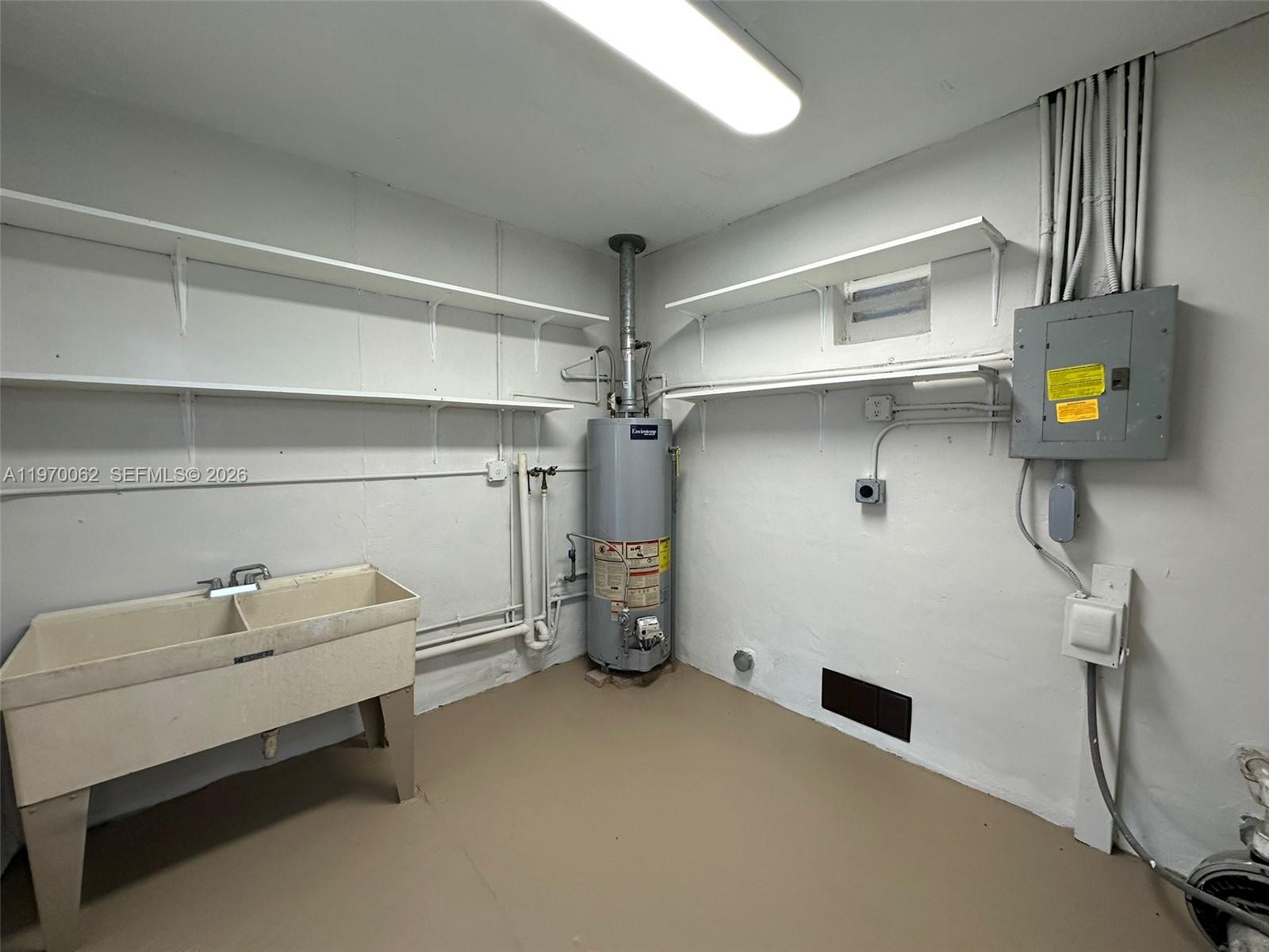 WINDWARD ESTATES SEC 1 - Residential