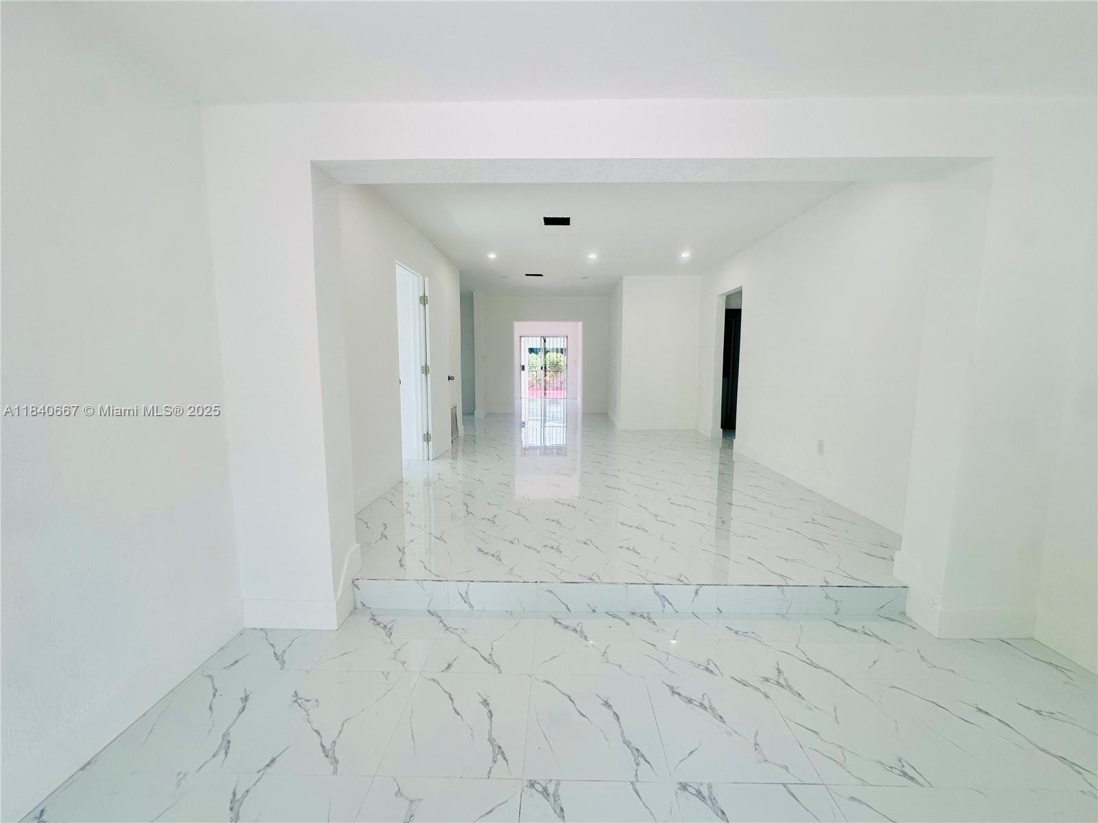2727 SW 20th St