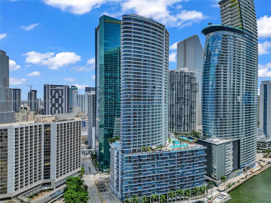 Desirable Epic Residences in the heart of Downtown Miami, the most urban and pedestrian-friendly neighborhood in Miami. This 2-bedroom + 2.5 bathroom unit is in the sought-after 08 line, which offers both skyline & water views. The unit has been upgraded with custom Italian porcelain-tile flooring and built-out closets. The Open concept Snaidero kitchen has Miele appliances and is ideal for entertaining as is the balcony with views of the Ocean, the Miami River, the port of Miami, & the Brickell Skyline. The Epic residences are located in the same building as the famed Epic Kimpton Hotel and residents get to enjoy all resort amenities like the Pool, Zuma restaurant, & Exhale Spa as well as residents-only amenities. Walking distance to Brickell City Center, Bayside and Whole Foods.