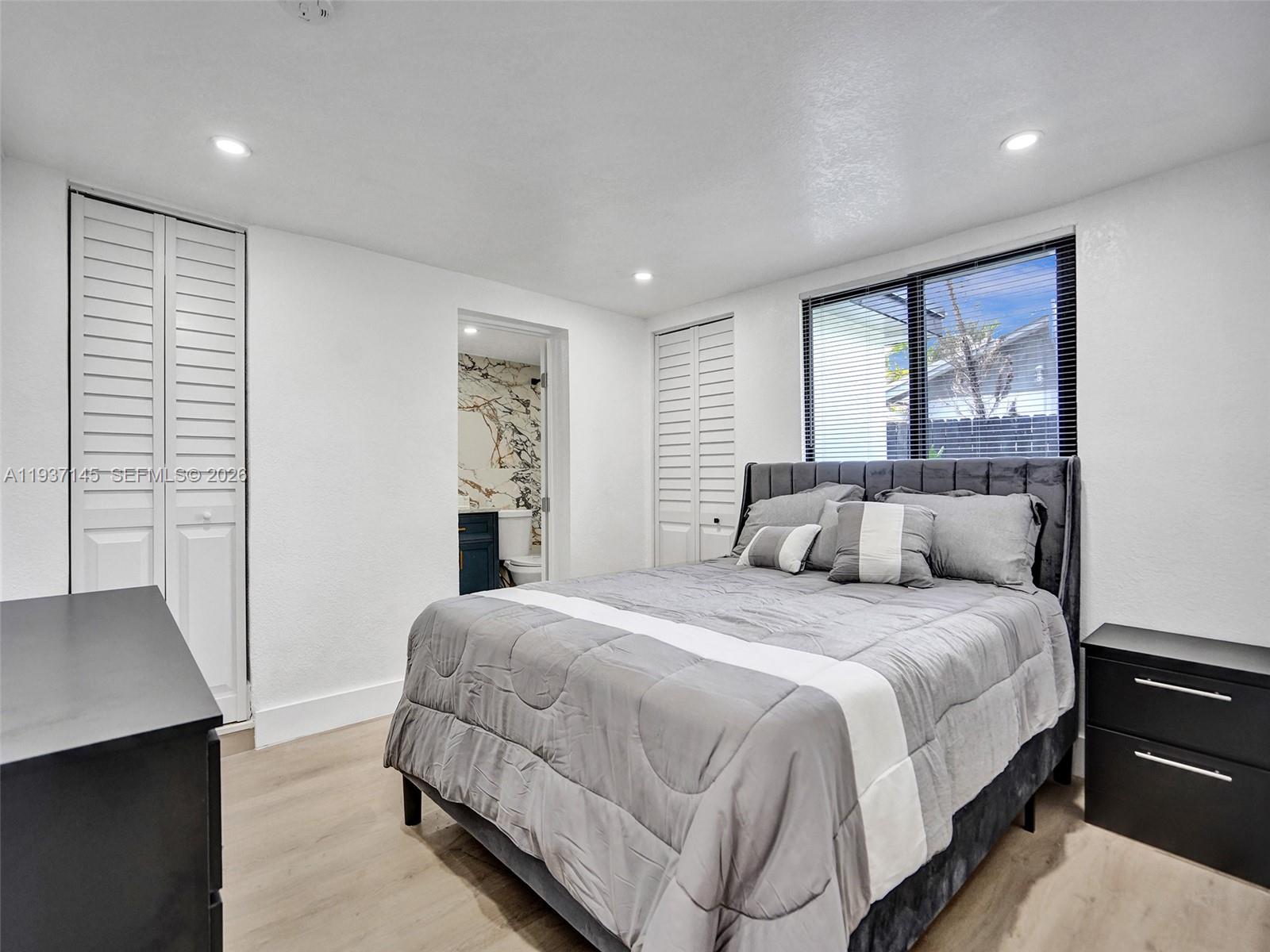 OAKLAND PARK SECOND ADD - Residential