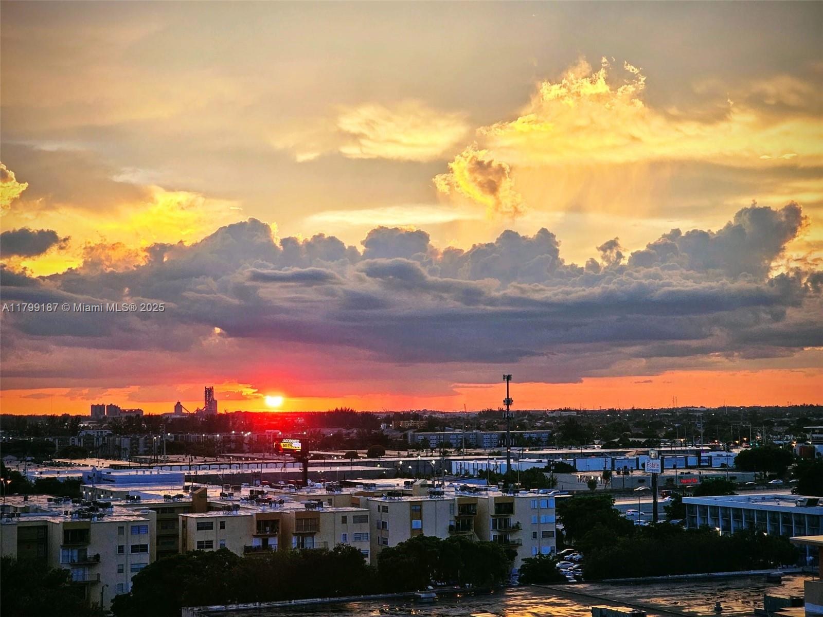 IMPERIAL TERRACES CONDO - Residential