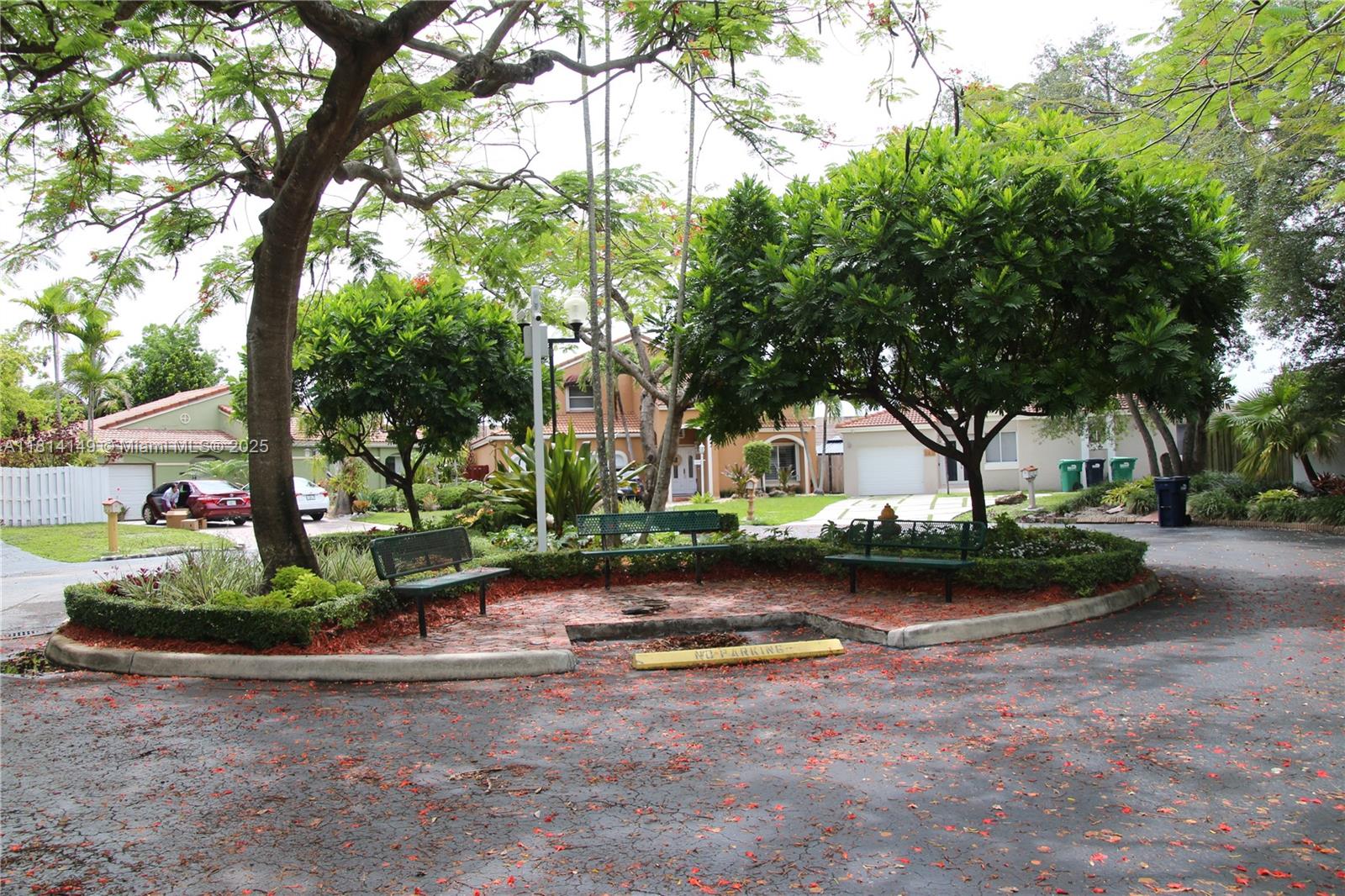 LAS CASAS AT KENDALL - Residential