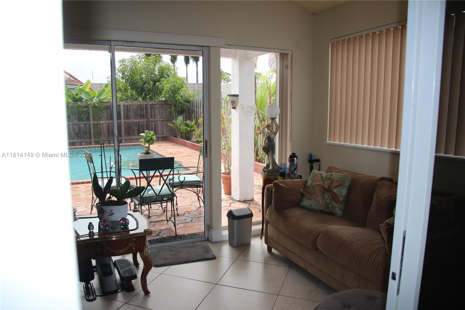 LAS CASAS AT KENDALL - Residential