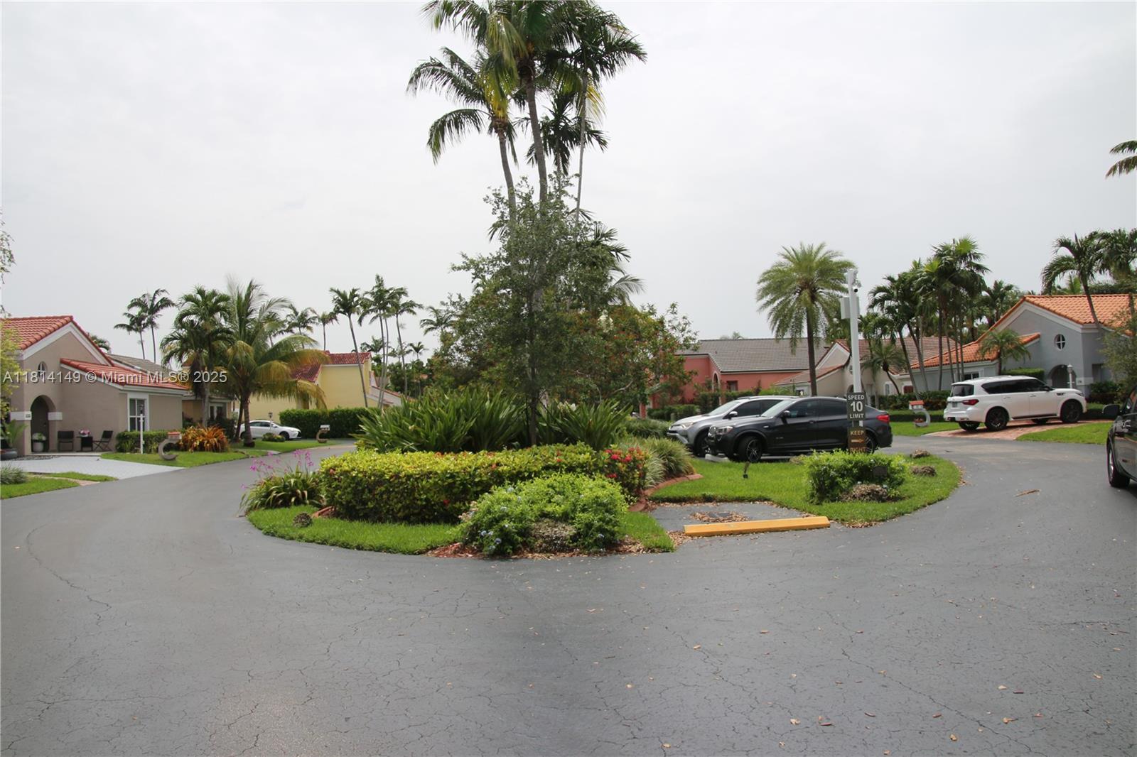 LAS CASAS AT KENDALL - Residential