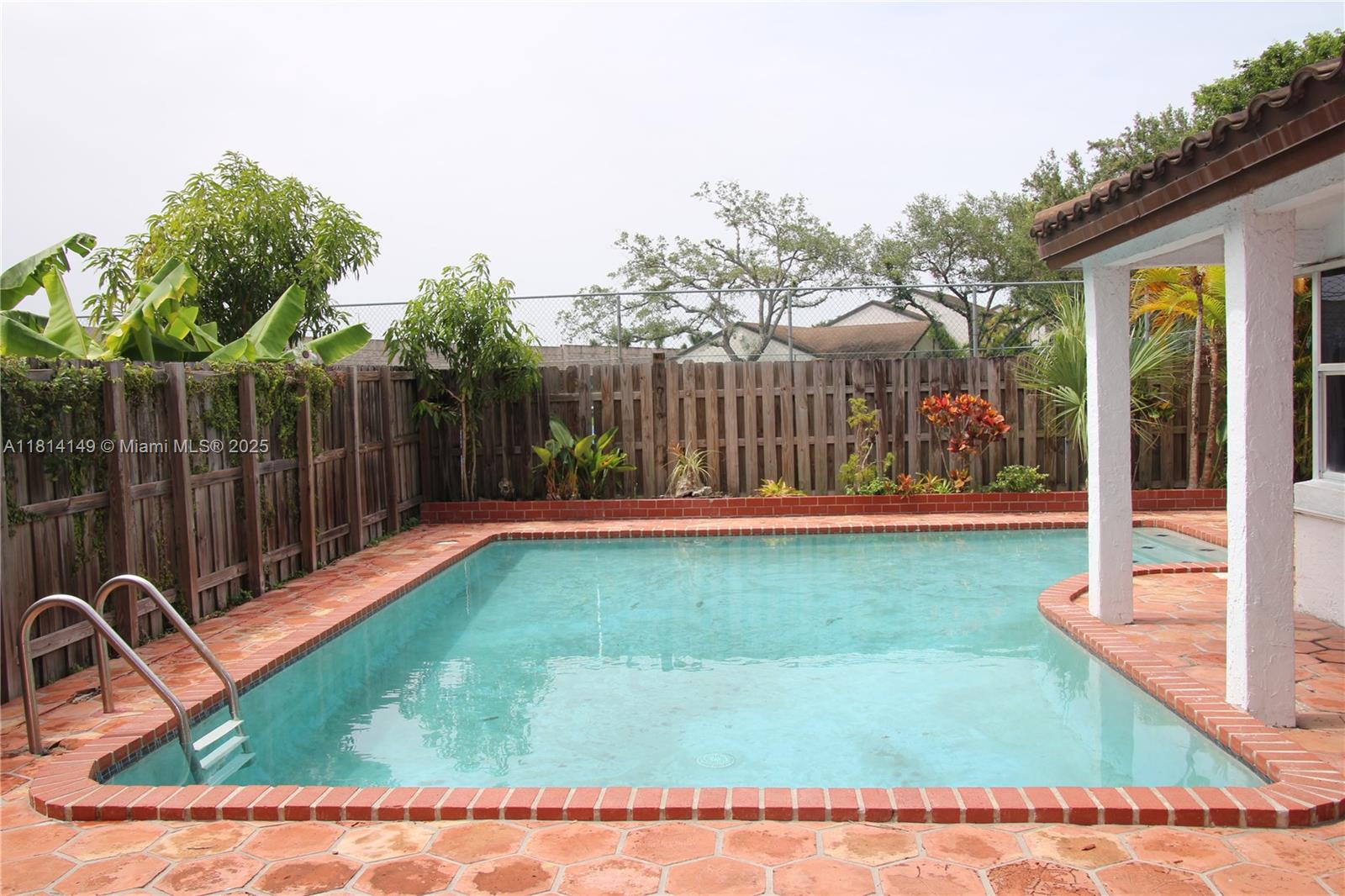 LAS CASAS AT KENDALL - Residential