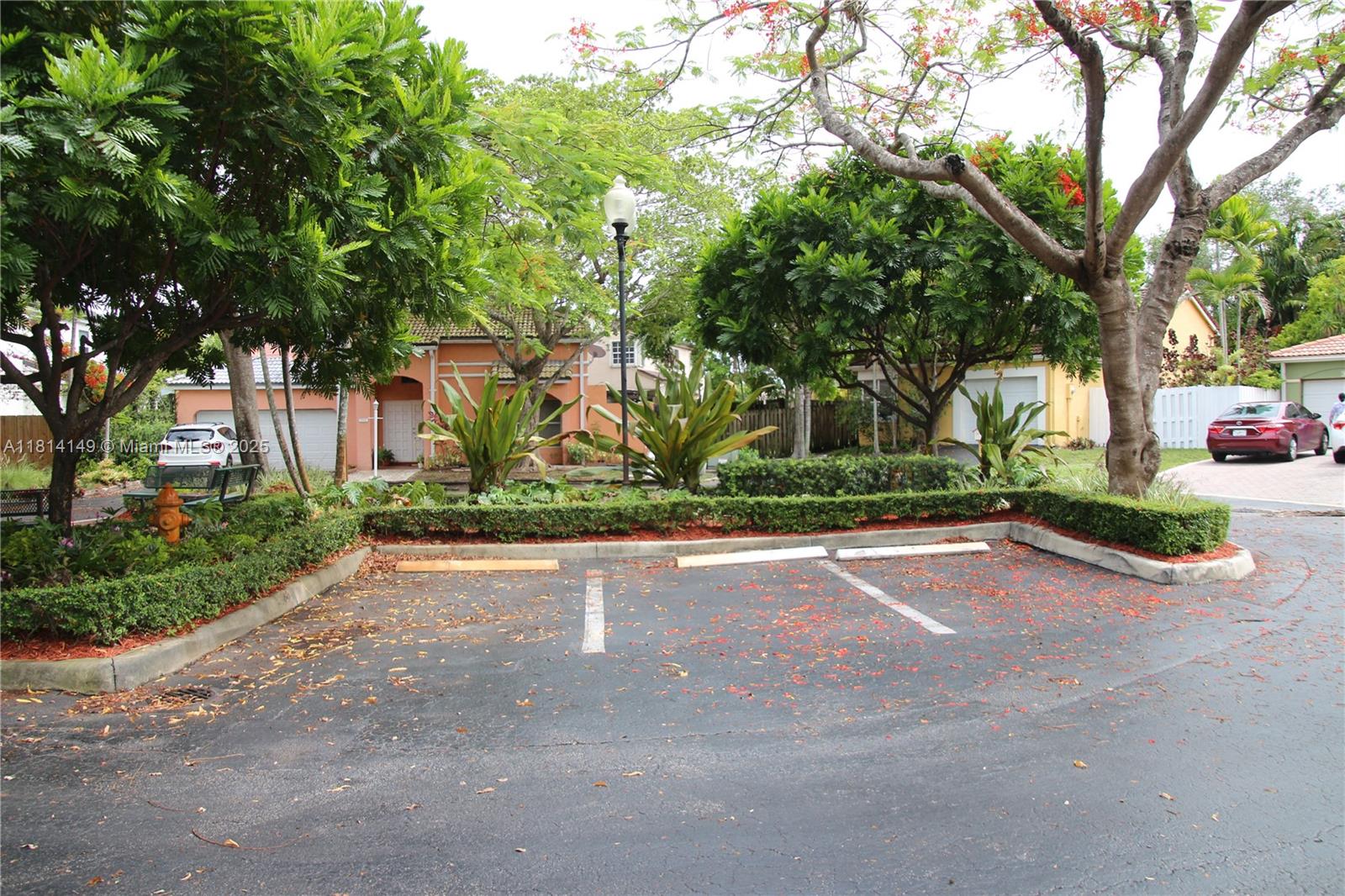 LAS CASAS AT KENDALL - Residential