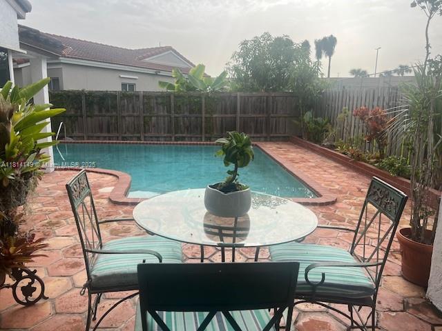 LAS CASAS AT KENDALL - Residential