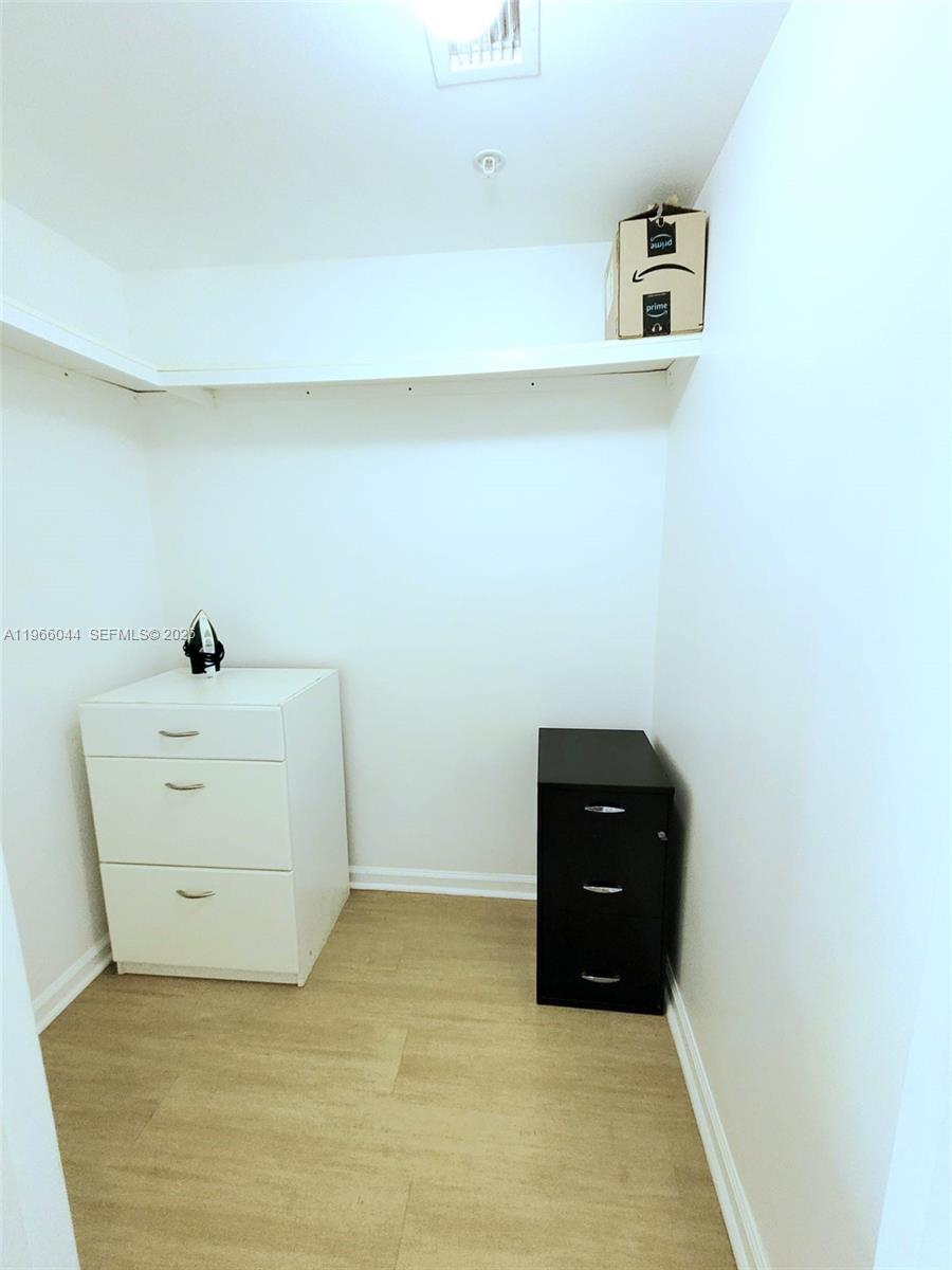 PORTO BELLAGIO CONDO - Residential