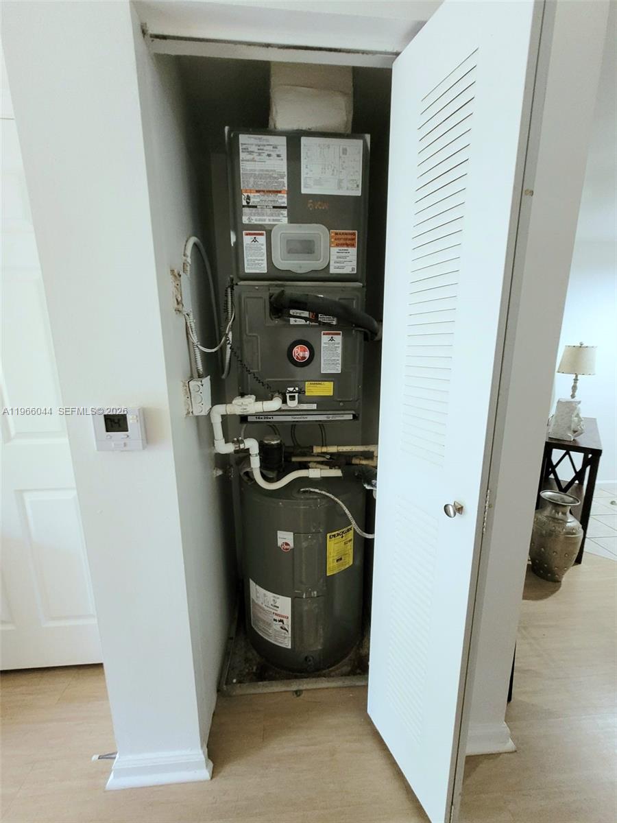 PORTO BELLAGIO CONDO - Residential