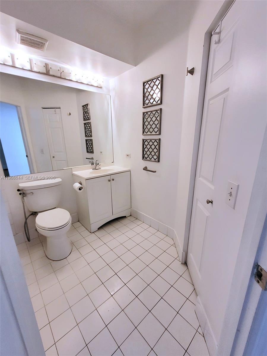 PORTO BELLAGIO CONDO - Residential