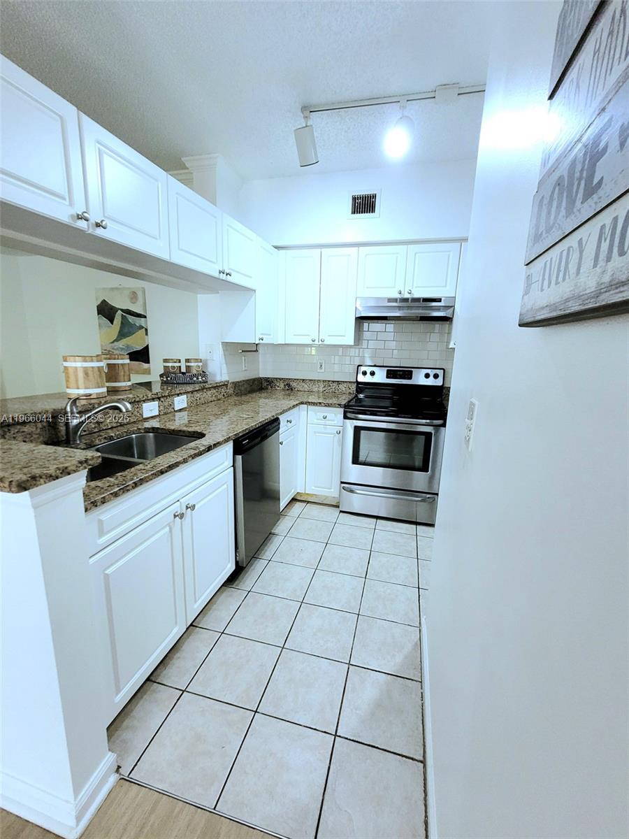 PORTO BELLAGIO CONDO - Residential