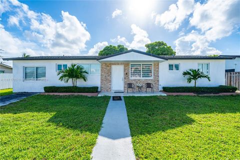 Single Family Residence in Miami FL 19900 114th Ave Ave.jpg