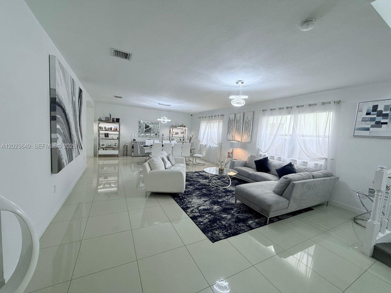 DORAL BREEZE - Residential