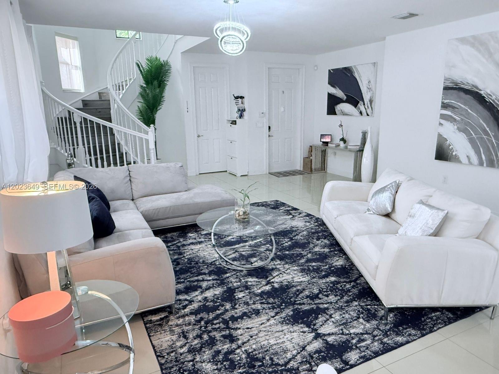 DORAL BREEZE - Residential