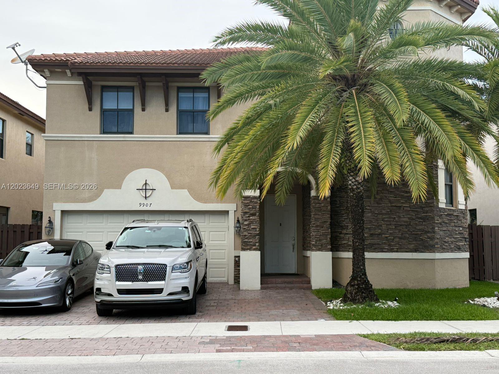 DORAL BREEZE - Residential