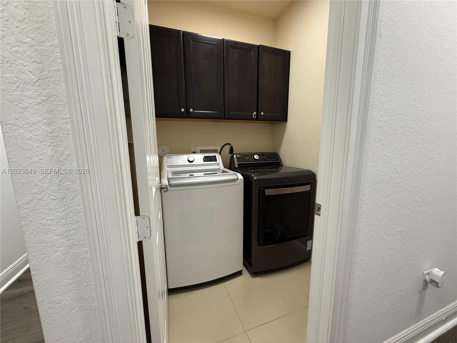 DORAL BREEZE - Residential