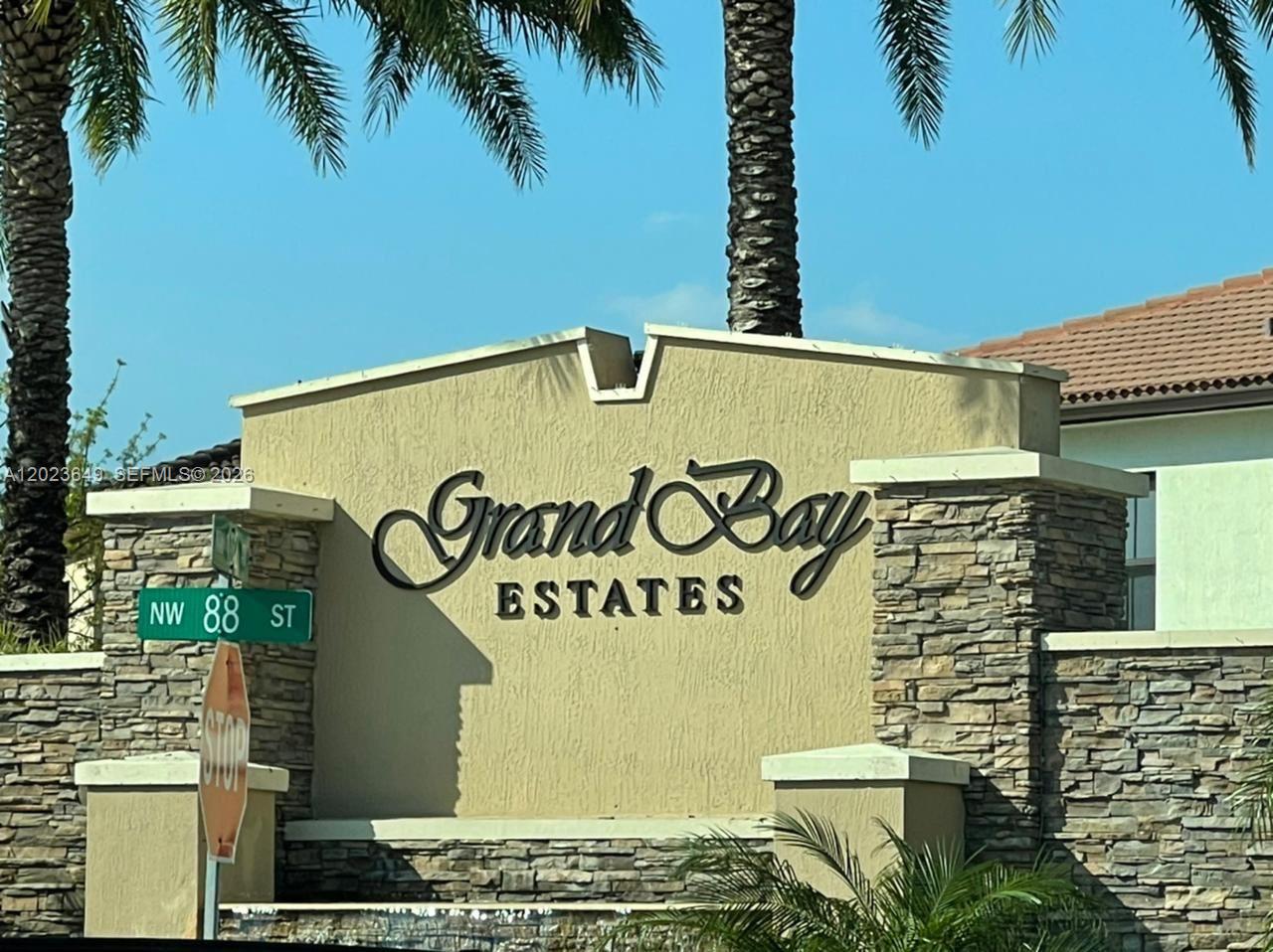 DORAL BREEZE - Residential